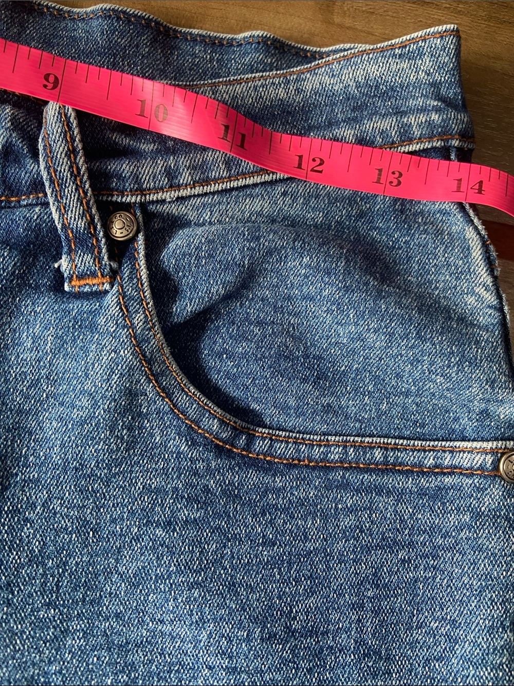 Y2K Levi's High-Rise Jeans in Classic Blue Denim - Picture 3 of 8